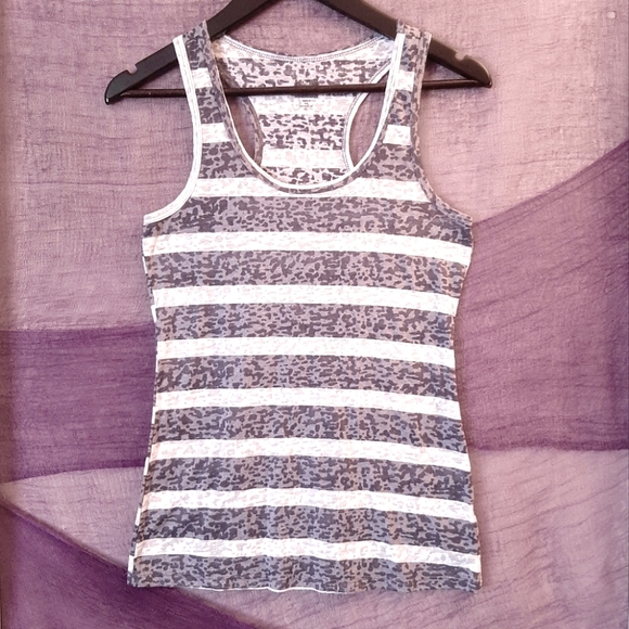 Tank - Picture 1 of 2